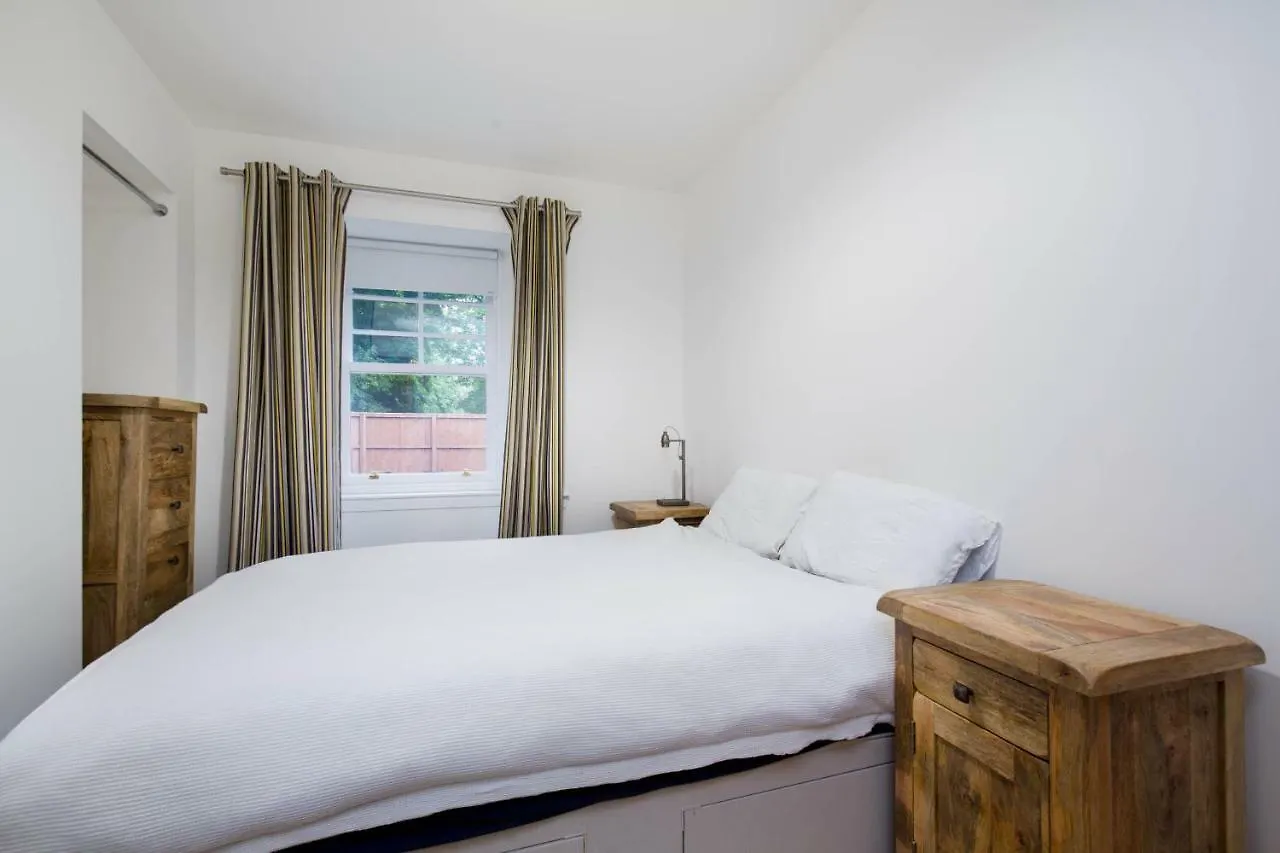 Trinity Lodge, House With The Private Garden In Edinburgh Orman Evi
