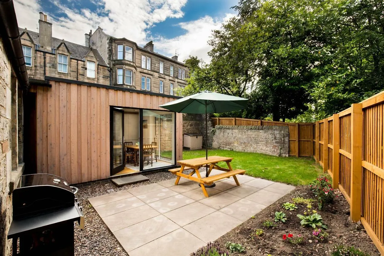 Orman Evi Trinity Lodge, House With The Private Garden In Edinburgh