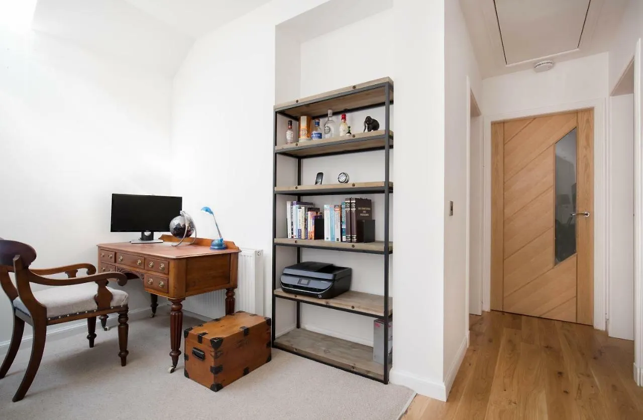 Orman Evi Trinity Lodge, House With The Private Garden In Edinburgh Birleşik Krallık