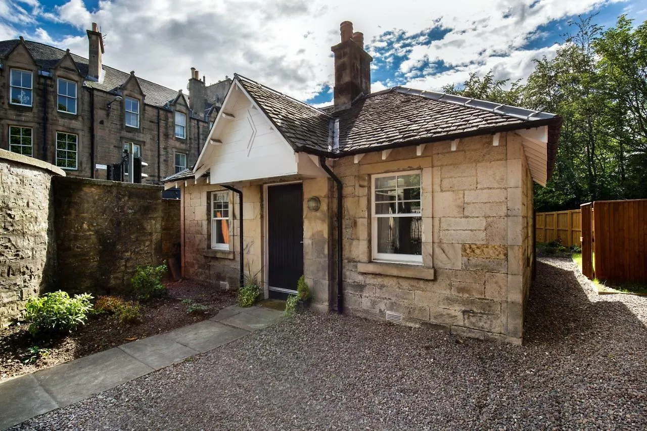 Trinity Lodge, House With The Private Garden In Edinburgh Orman Evi